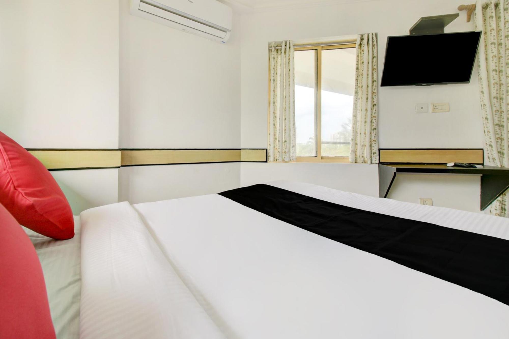 Collection O 75308 Floatel International Beach Resort Kannur Exterior photo
