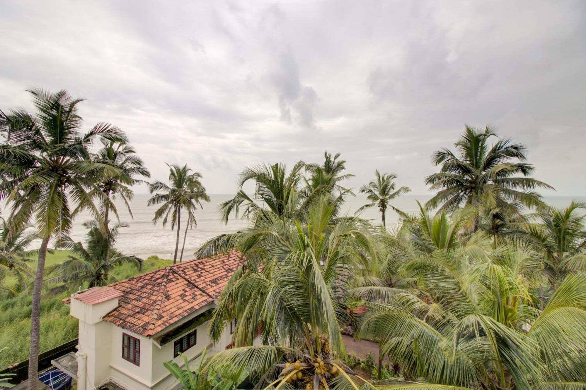 Collection O 75308 Floatel International Beach Resort Kannur Exterior photo