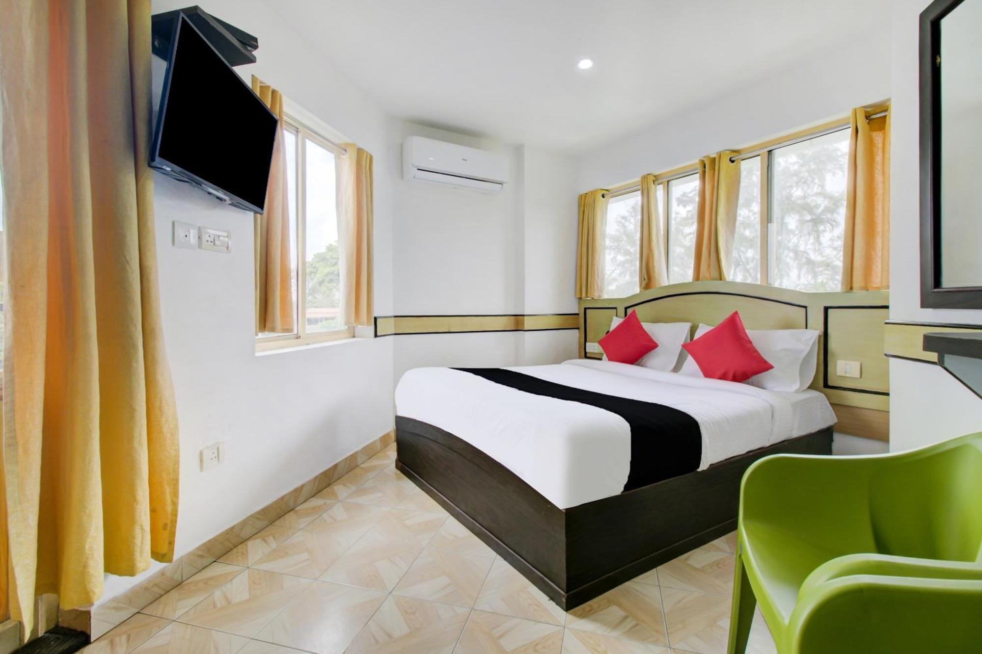 Collection O 75308 Floatel International Beach Resort Kannur Exterior photo