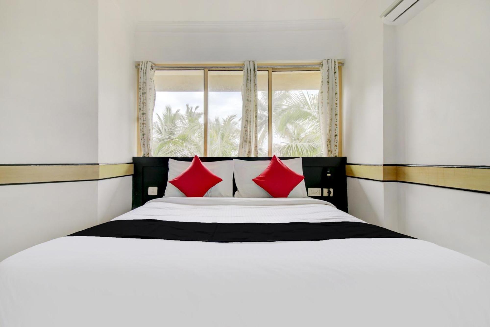 Collection O 75308 Floatel International Beach Resort Kannur Exterior photo