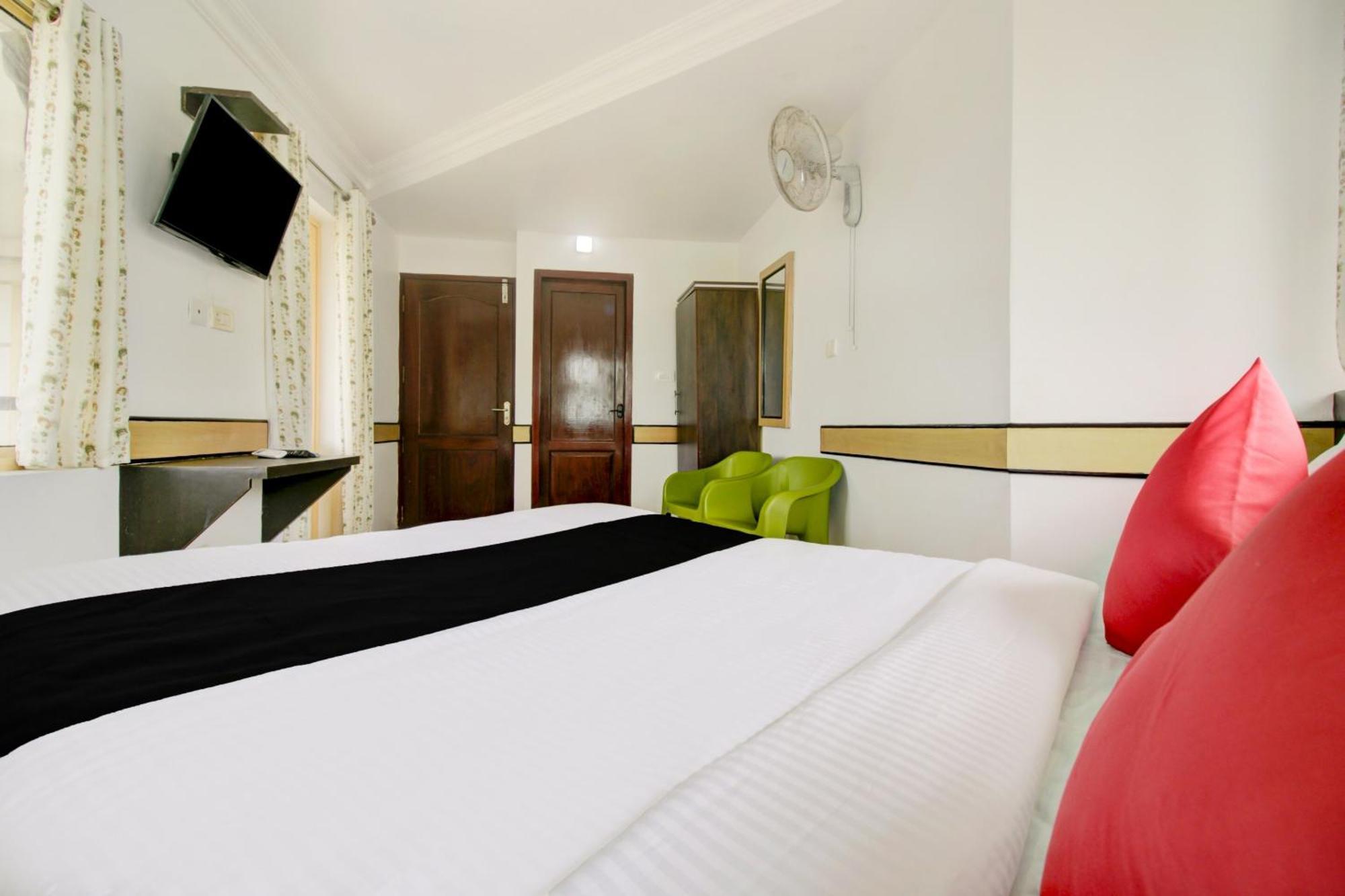 Collection O 75308 Floatel International Beach Resort Kannur Exterior photo